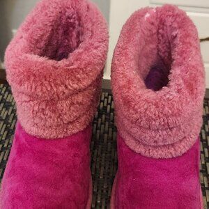 UGG SIZE 4 GIRLS BOOTS